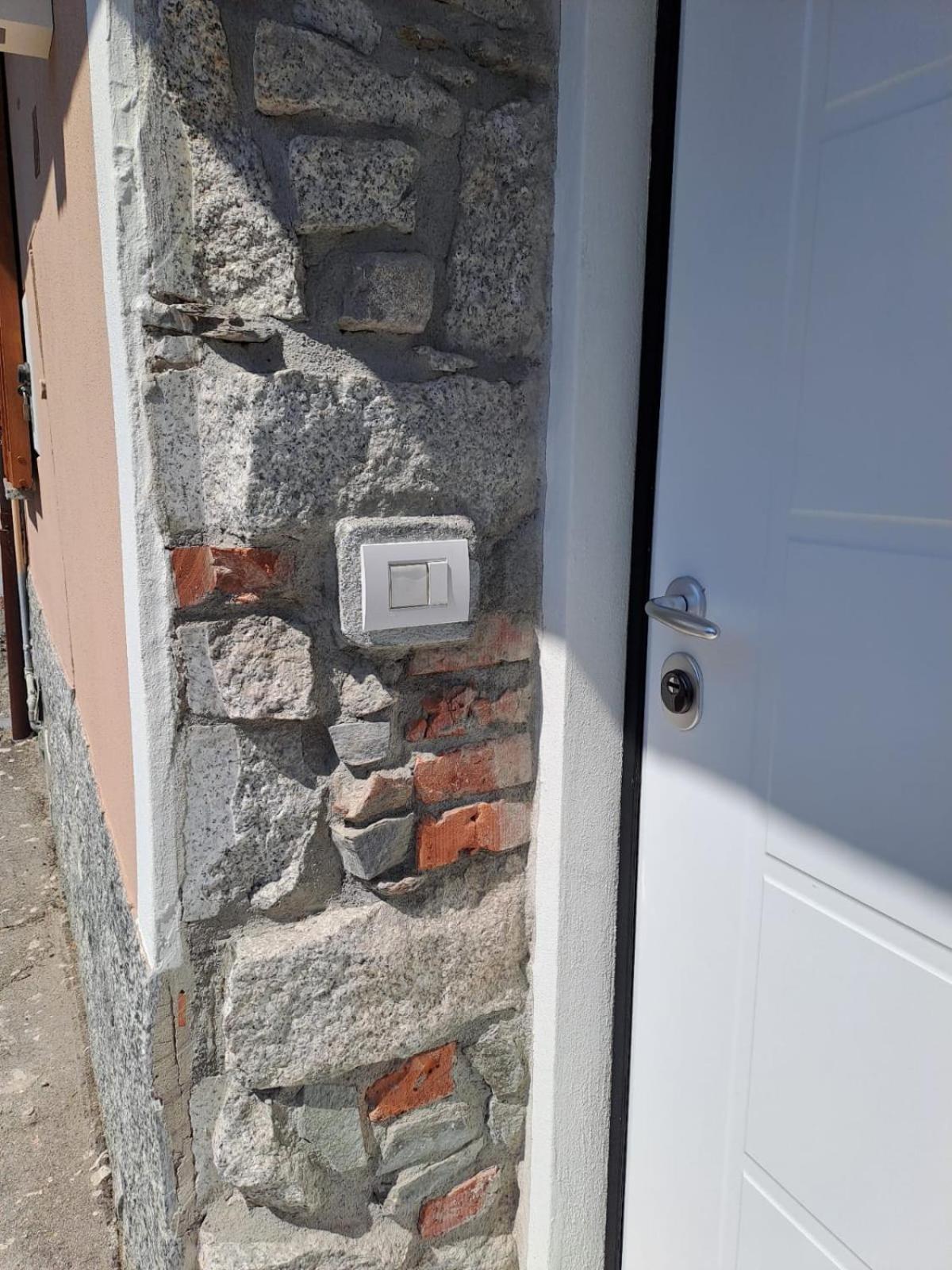 Stone House Villa San Maurizio D'opaglio ภายนอก รูปภาพ